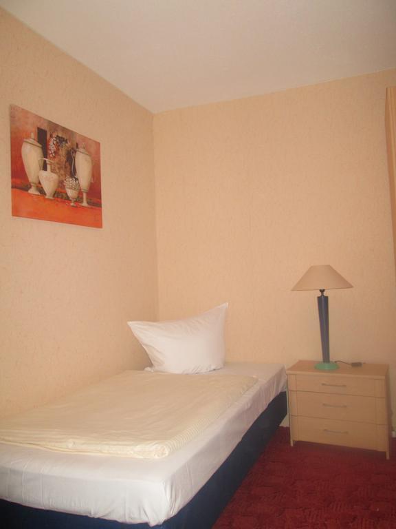 Hotel Gruener Baum Nuernberg Brunn Zewnętrze zdjęcie